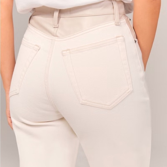 NWT Abercrombie and Fitch 90's straight high waisted plus size jeans - Picture 4 of 10